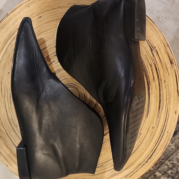 Zara Leather Black Ankle Boots With V Vamp Pointed Elf Boots EU 39 US 8.5 - Picture 6 of 9
